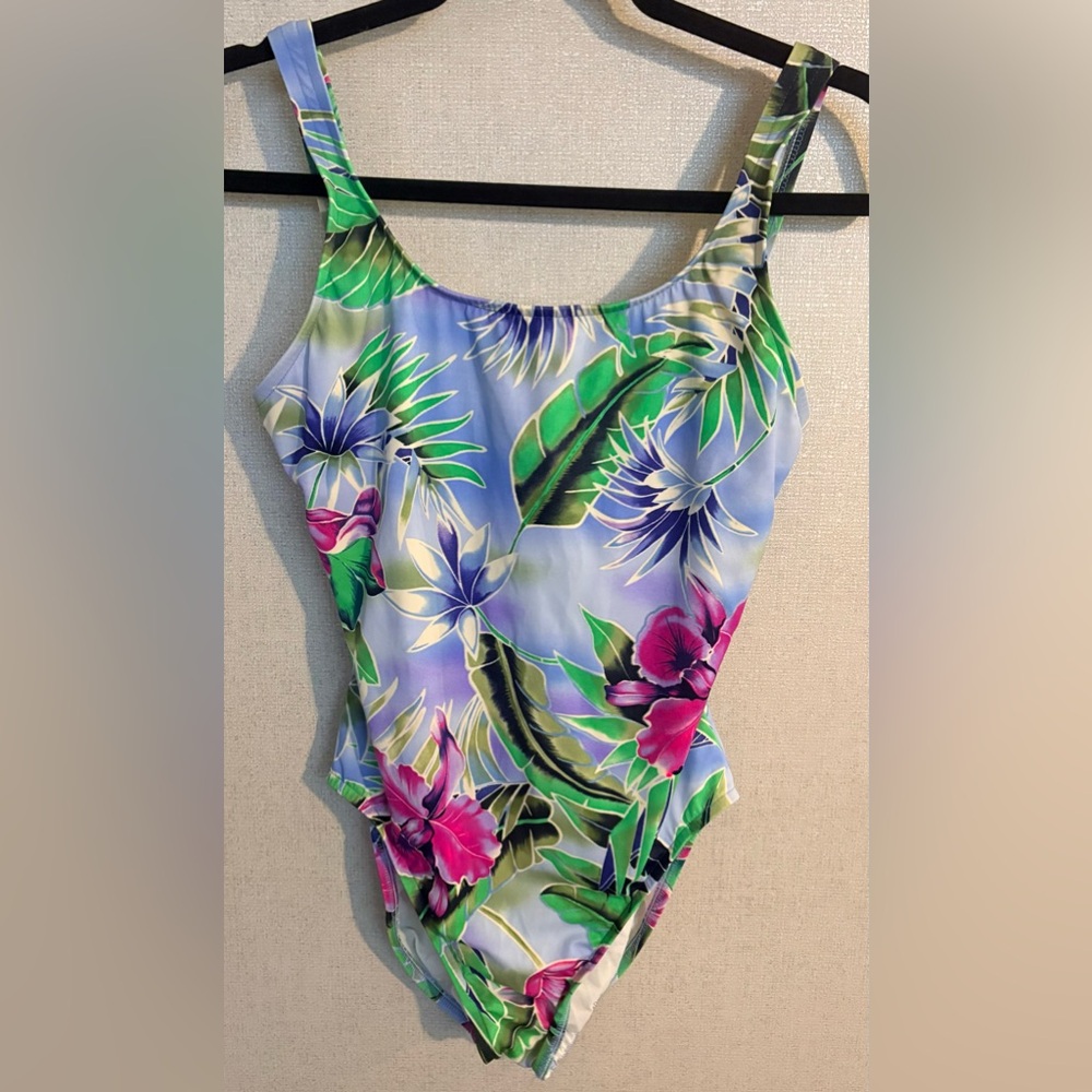 Jantzen Women’s One Piece Floral Swimsuit with Built-In Bra